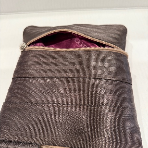 Maggie Bags Brown Crossbody Bag Made of Seatbelt - Picture 4 of 16